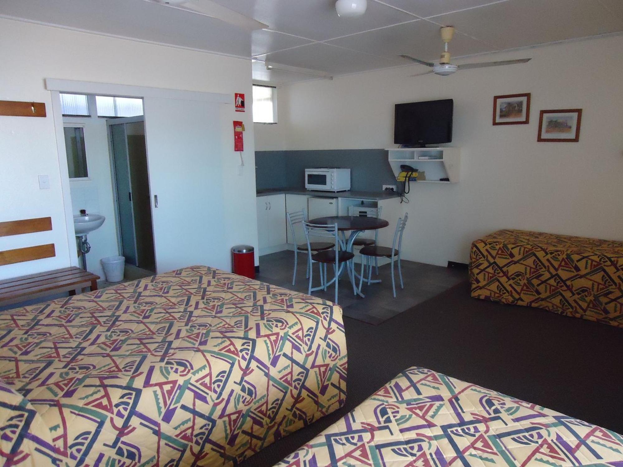 Moondarra Motel Innisfail Buitenkant foto