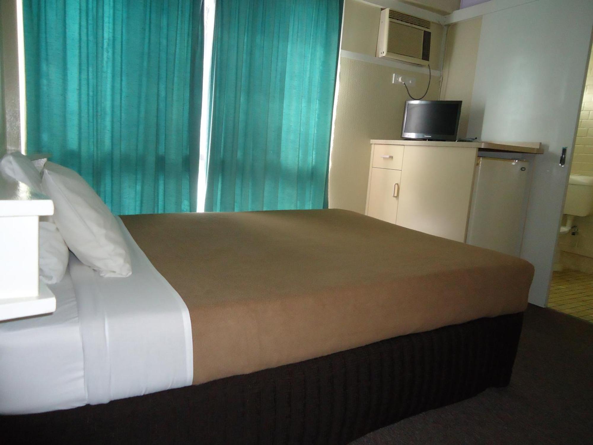 Moondarra Motel Innisfail Buitenkant foto