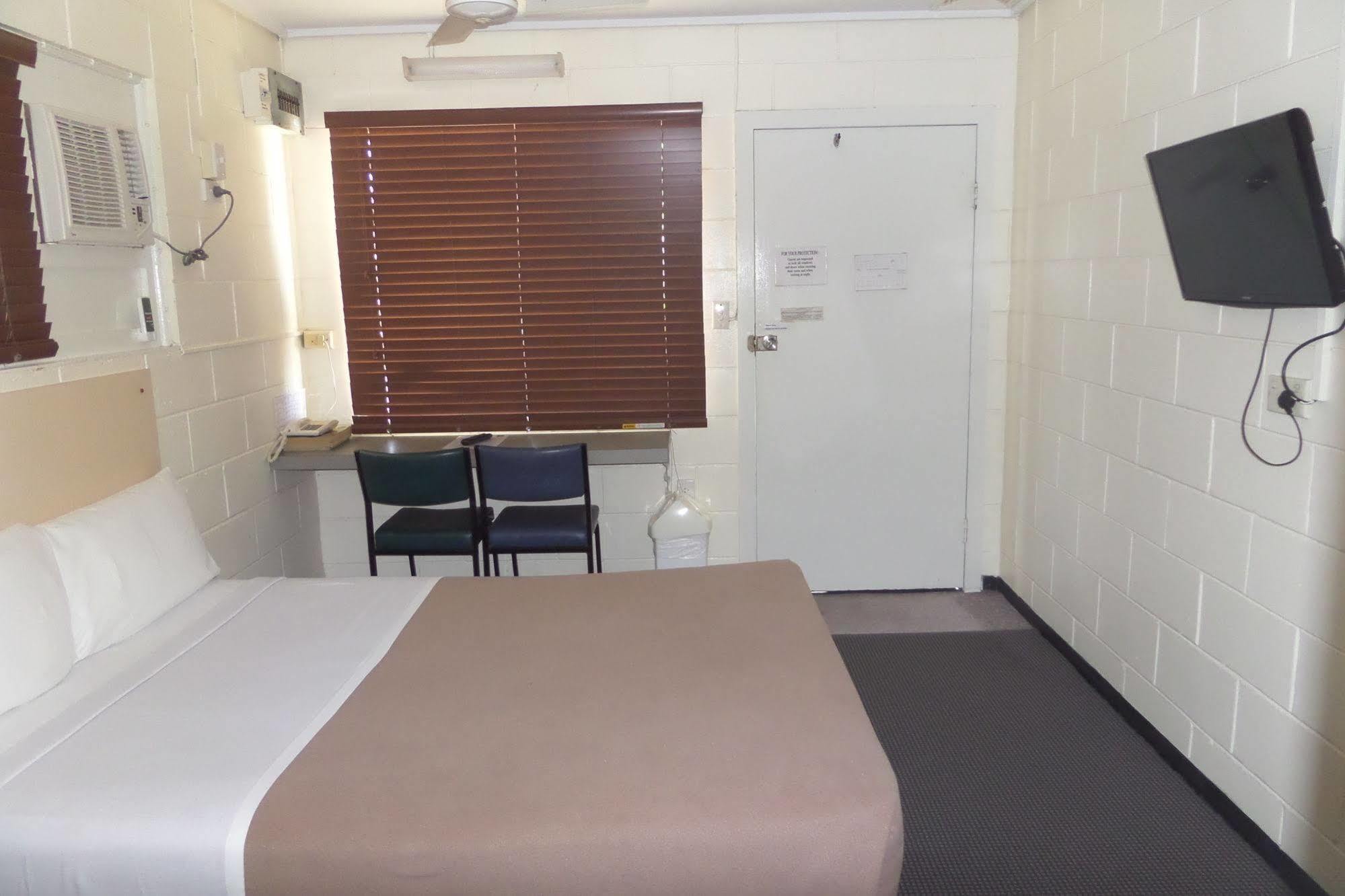 Moondarra Motel Innisfail Buitenkant foto