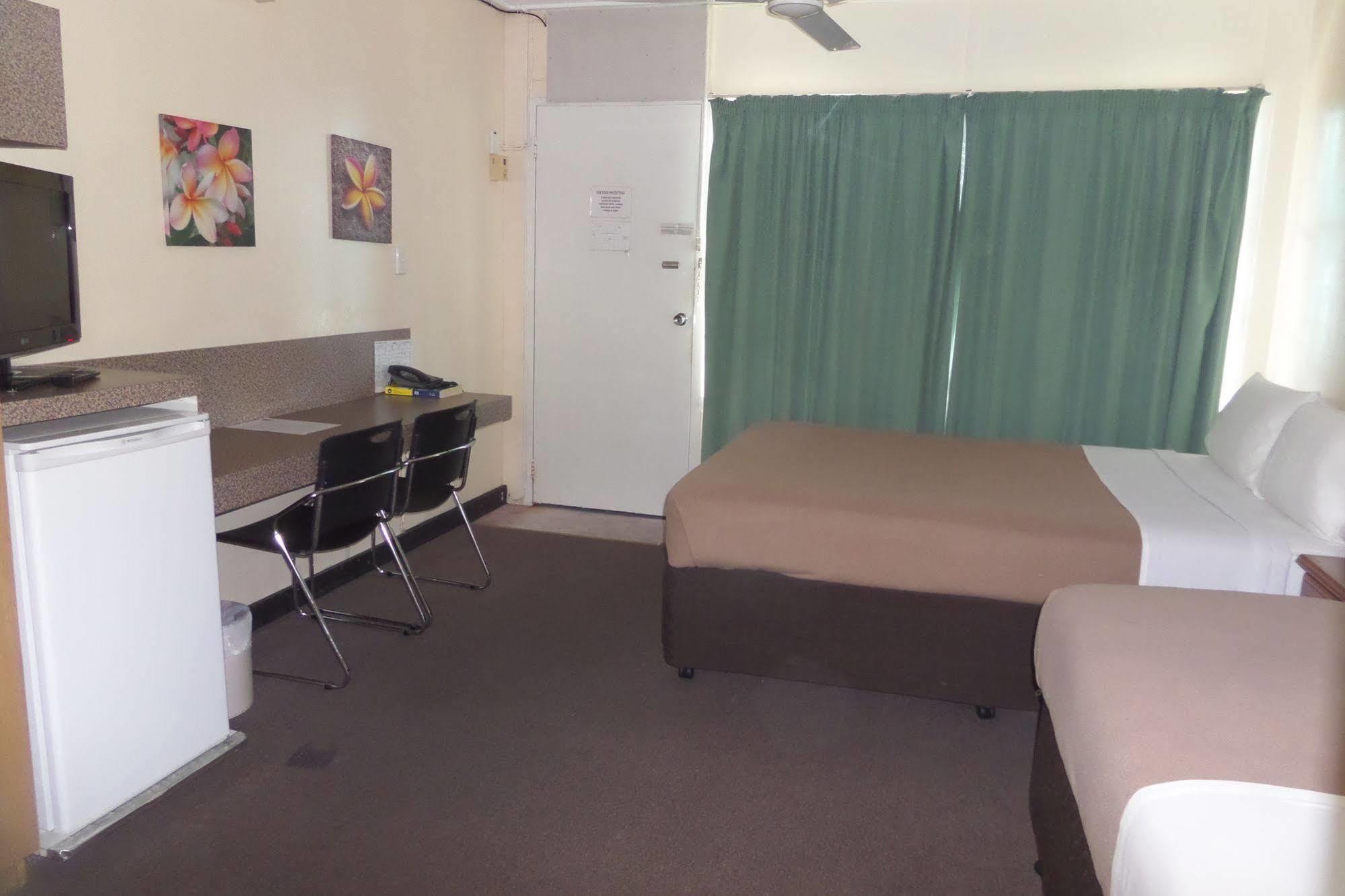Moondarra Motel Innisfail Buitenkant foto