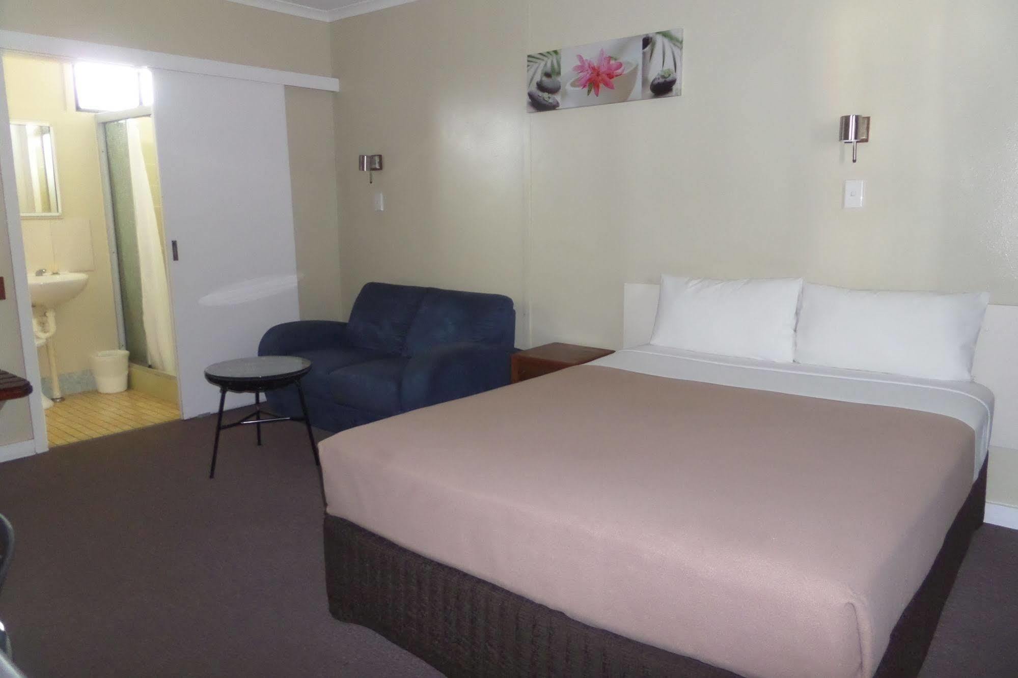 Moondarra Motel Innisfail Buitenkant foto